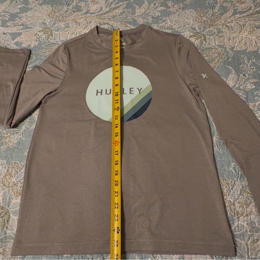 Hurley Grey rash guard long sleeve, sm, logo on chest, like new. - Picture 7 of 9